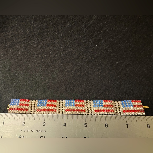 Rhinestone USA Flag Bracelet - Patriotic - Vintage - Sz. 8 - Picture 5 of 6